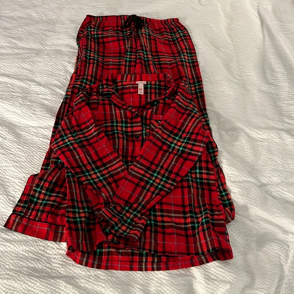 Wondershop Women's Red Plaid Sleep Pajama Set - Classic Holiday Lounge